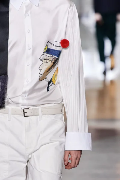 Look 75